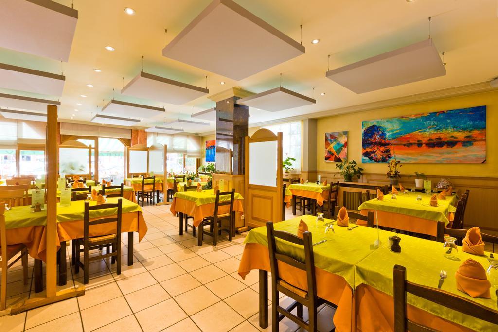 Logis - Hotel Restaurant Bellevue Annecy Exteriör bild
